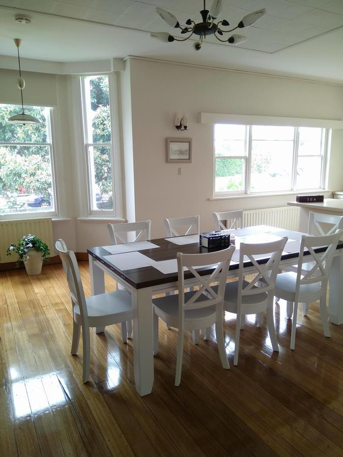 Riverbank Villa Devonport Exterior photo