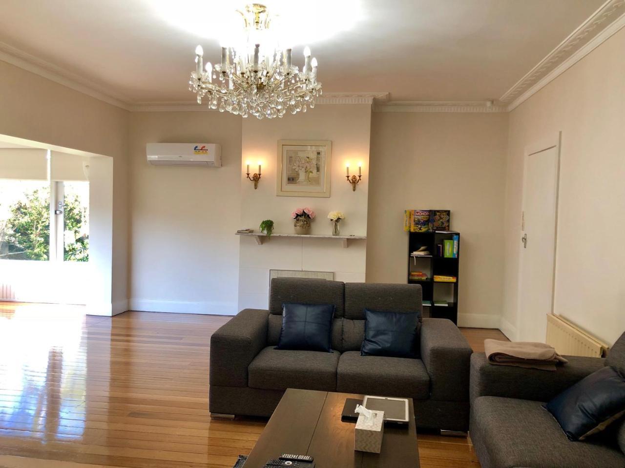 Riverbank Villa Devonport Exterior photo